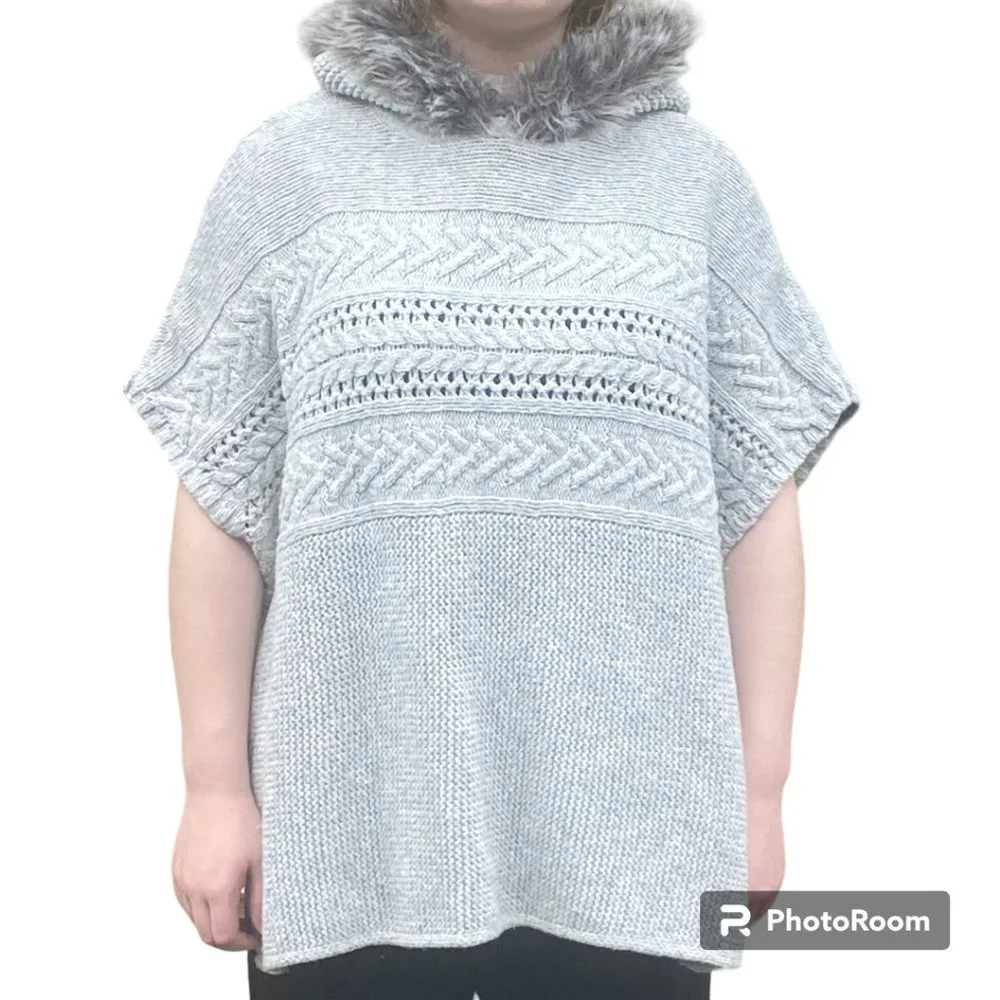 Gap Kids Sweater Poncho in gray with Faux‎ Fur lined hood sz XL